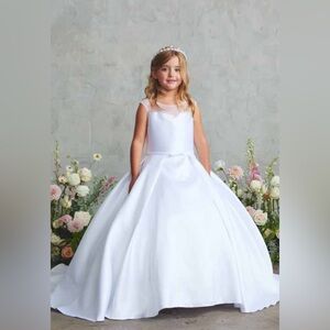 White flowergirl dress